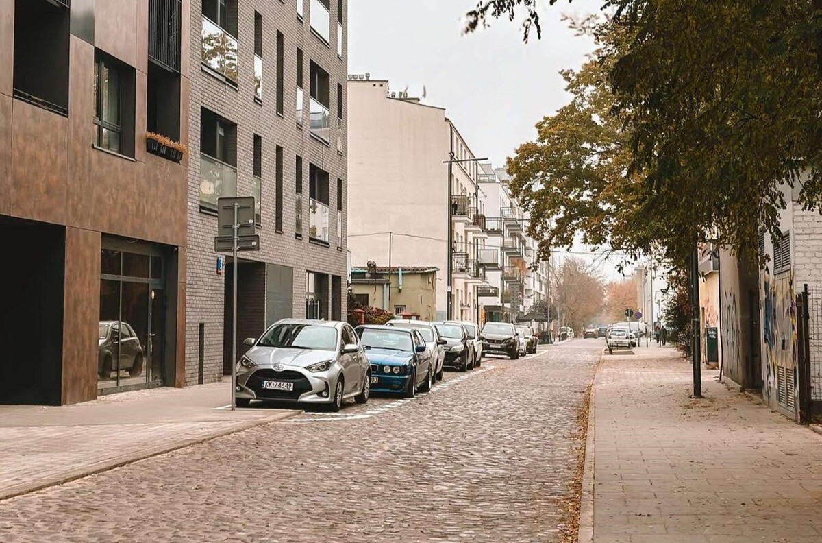 Zabytkowa część ulicy Kamionkowskiej już po długiej modernizacji 