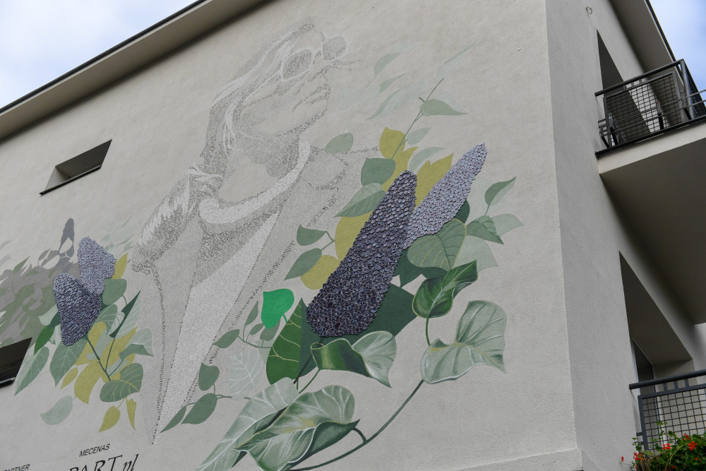 Odsłonięty został mural Agnieszki Osieckiej na Saskiej Kępie