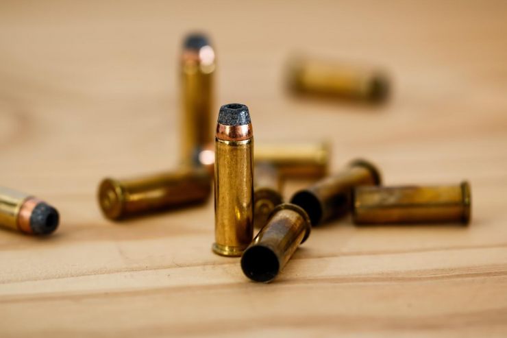 Amunicja – nieodłączny element broni palnej. Jakimi nazwami jest określana?