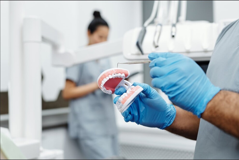 Braki w uzębieniu? Protetyka stomatologiczna pozwala pacjentom pozbyć się kompleksów!